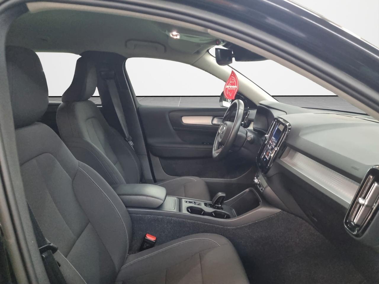 Volvo XC40 T2 Geartronic Momentum Pro