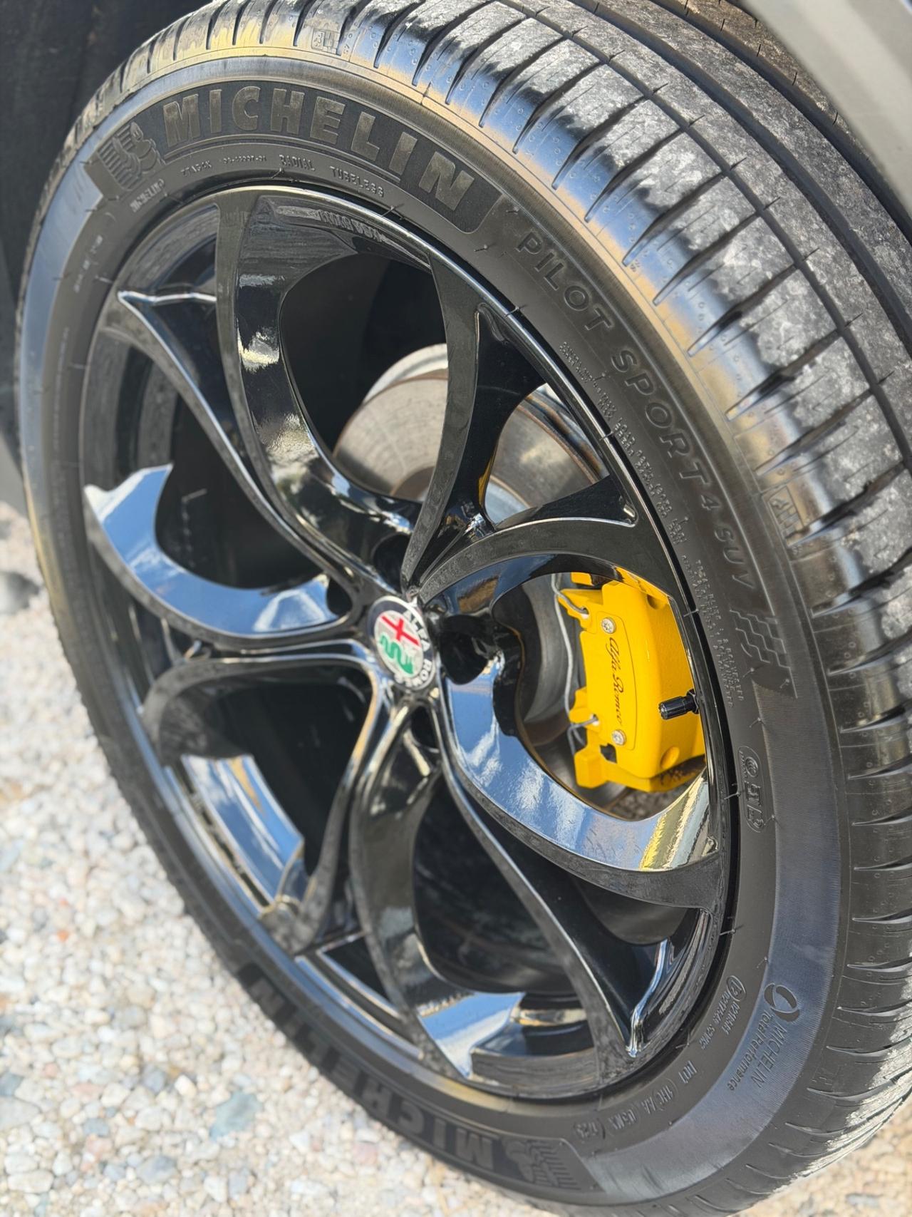 Alfa Romeo STELVIO 2.2d AT8 SUPER FULLOPT UNICOPR