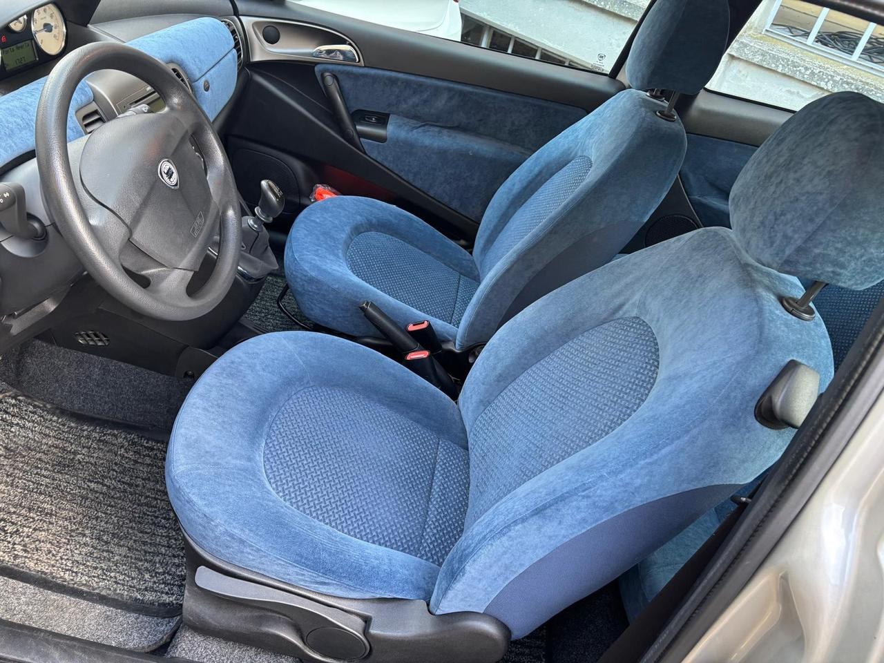 Lancia Ypsilon 1.2 16V Platino