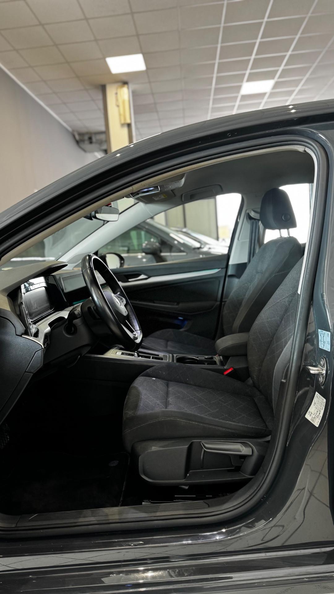 Volkswagen Golf 2.0 TDI 150 CV DSG SCR