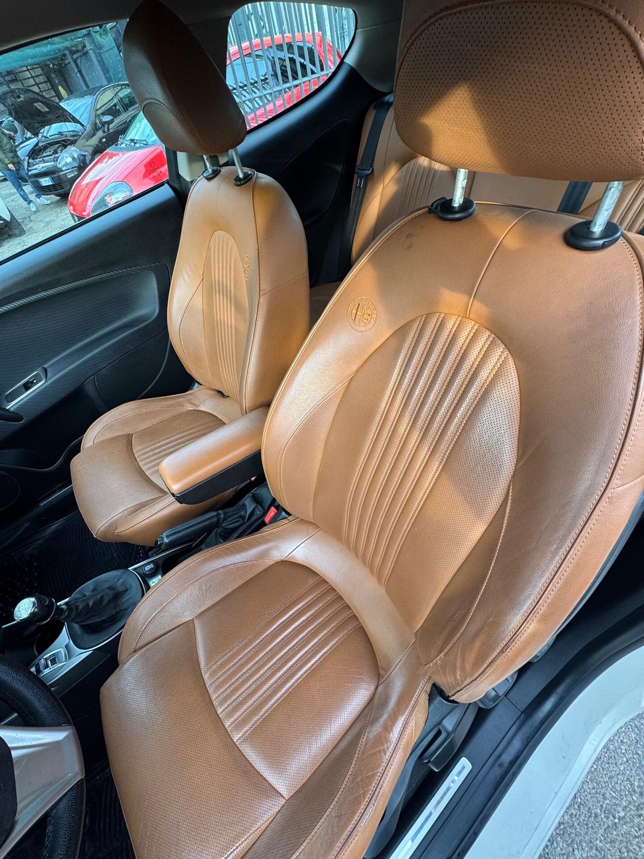 Alfa Romeo MiTo 1.4 78 CV Distinctive pelle Frau