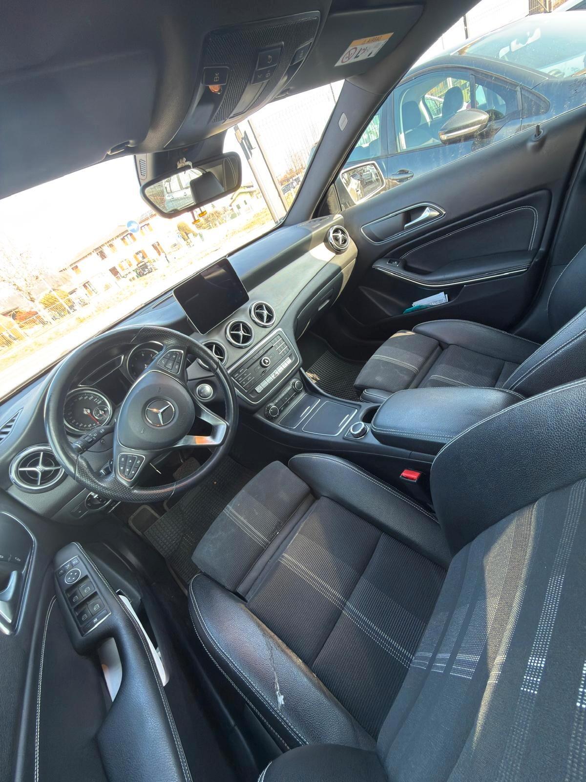 Mercedes-benz GLA 180 Premium