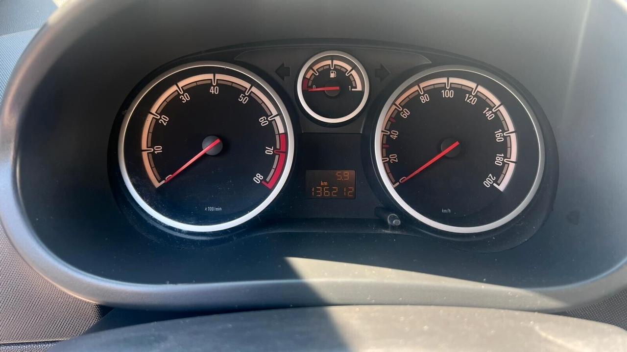 Opel Corsa 1.2 5 porte Club IMPIANTO GPL Nord Italia