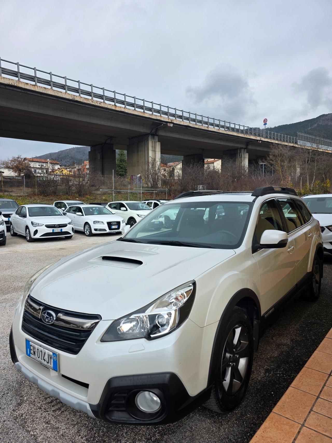Subaru OUTBACK 2.0D CVT Trend Lineartronic