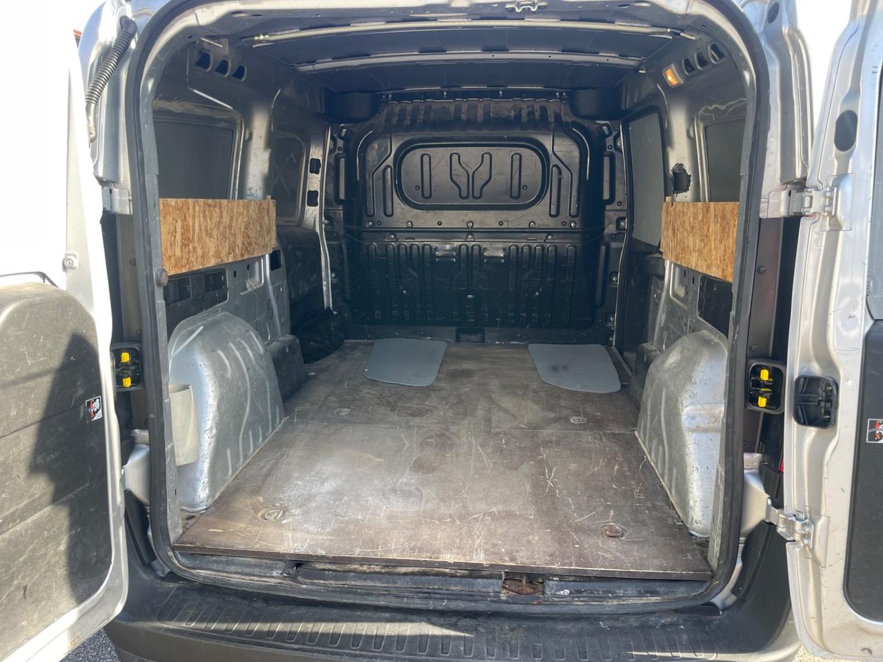 Opel Combo 1.6 diesel con 83.000km