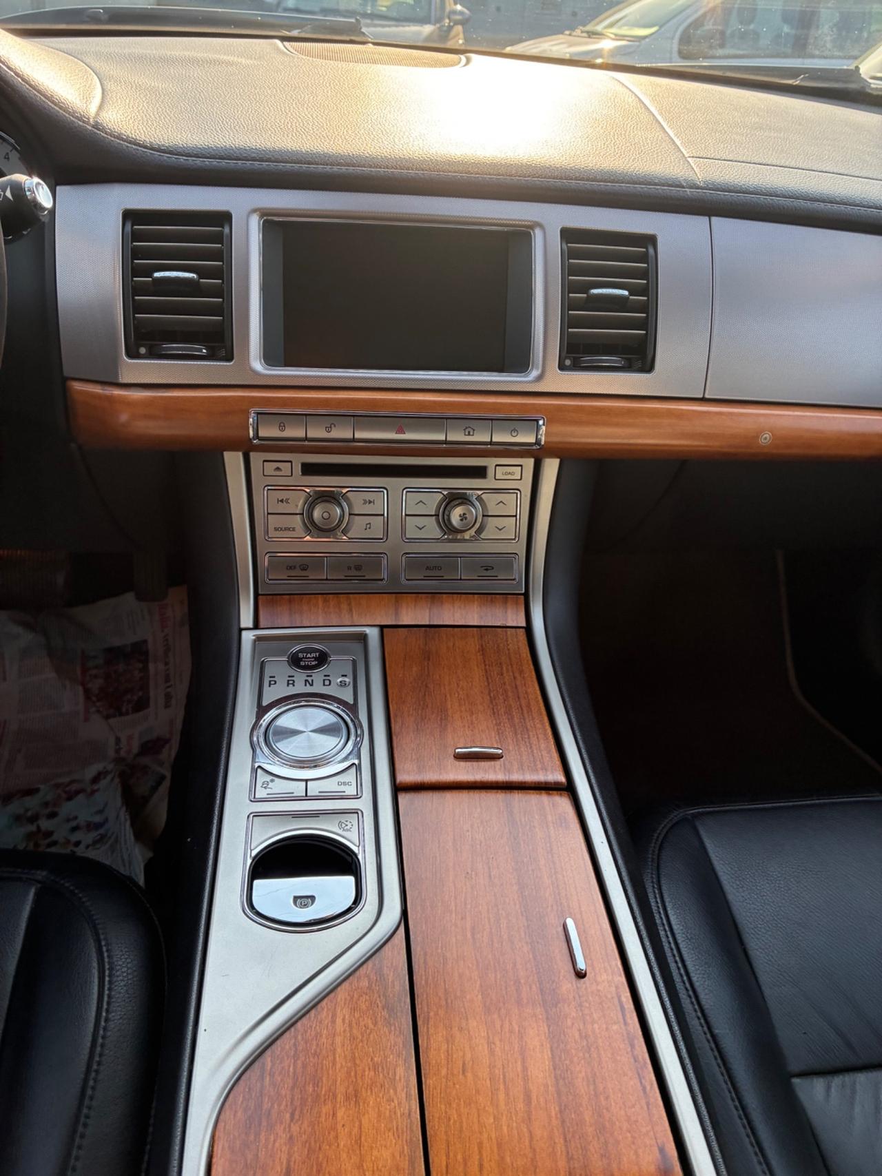 Jaguar XF 2.7D V6 Premium Luxury