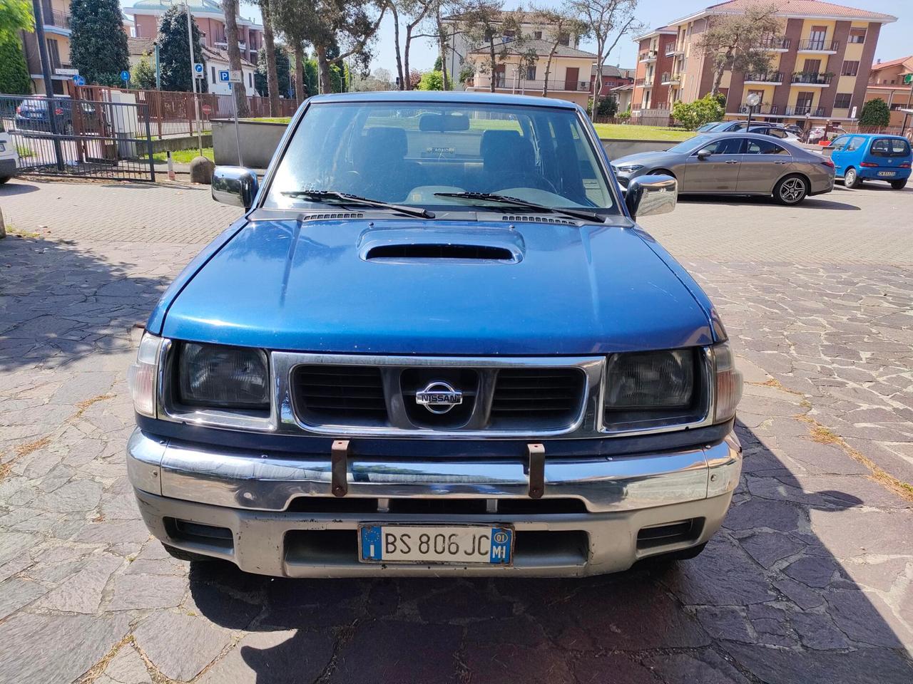 Nissan Navara Double Cab King Cab 2.5 TD