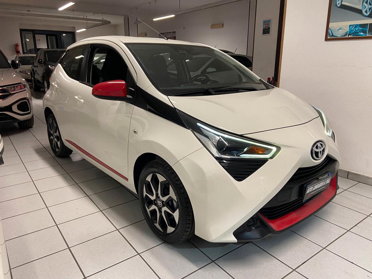 Toyota Aygo 1.0 VVT-i 72 CV 5 porte x-cite
