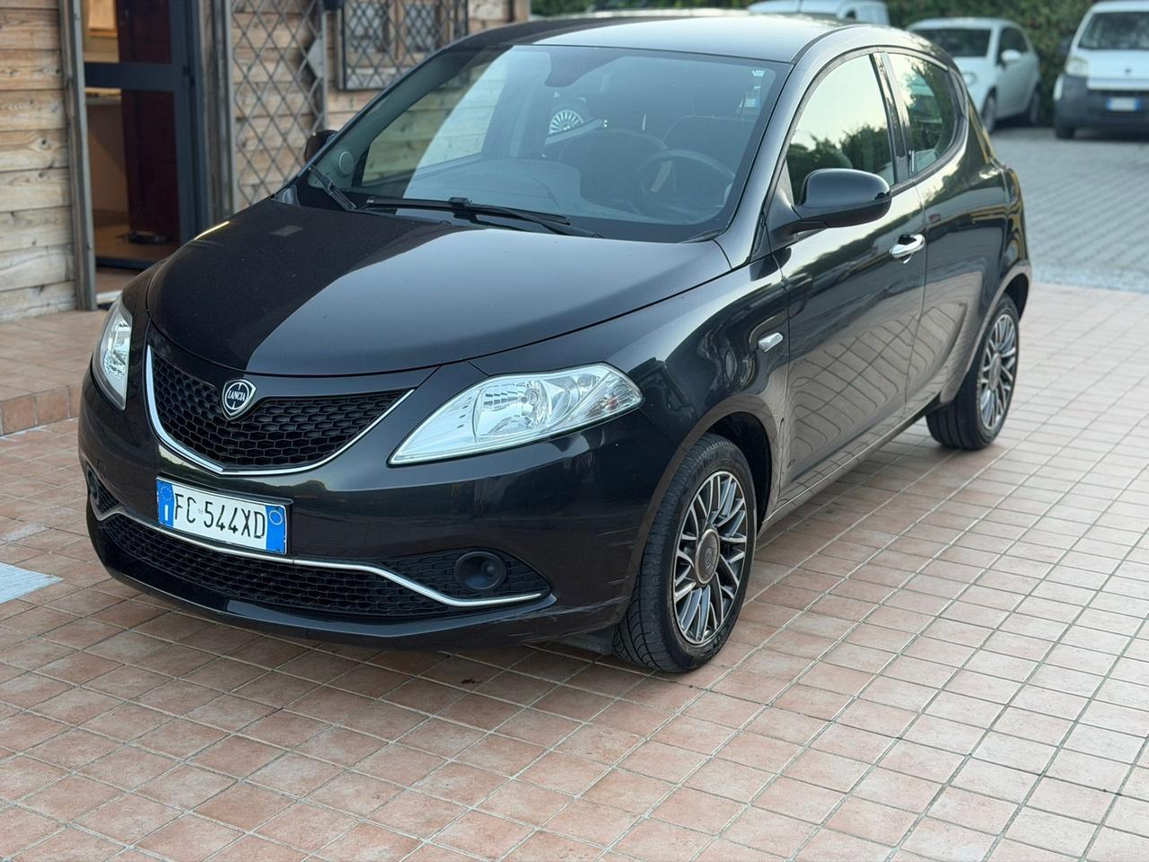Lancia Ypsilon 1.3 MJT 16V 95 CV 5 porte S&S Silver