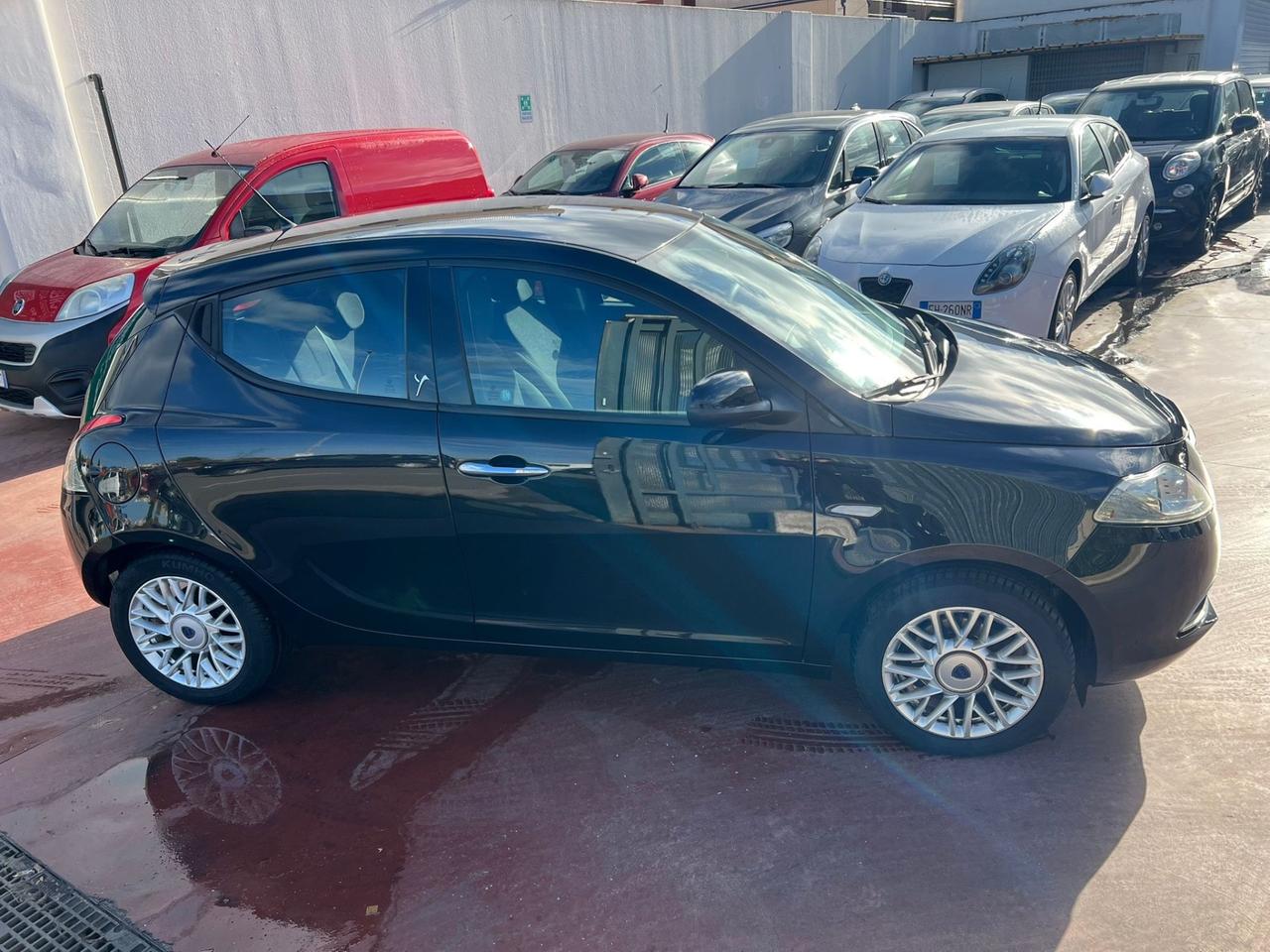 Lancia Ypsilon 1.2 69 CV 5 porte GPL Ecochic Platinum