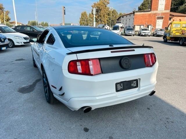 Ford Mustang V6 Coupé 305 CV