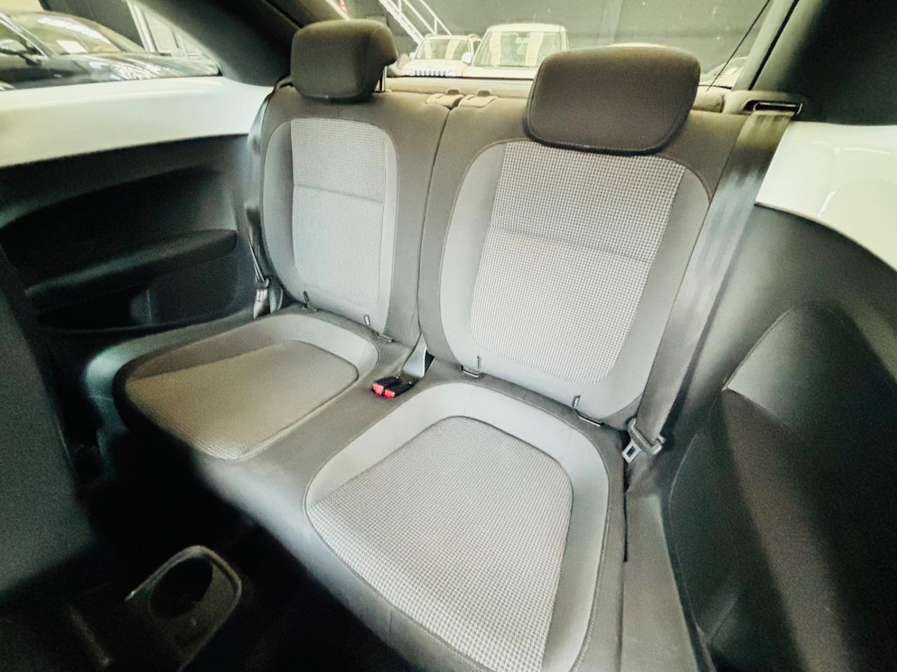 Volkswagen Maggiolino 1.6 TDI DSG Design