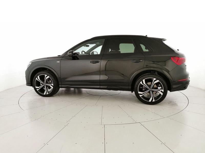 Audi Q3 35 1.5 tfsi Identity Black