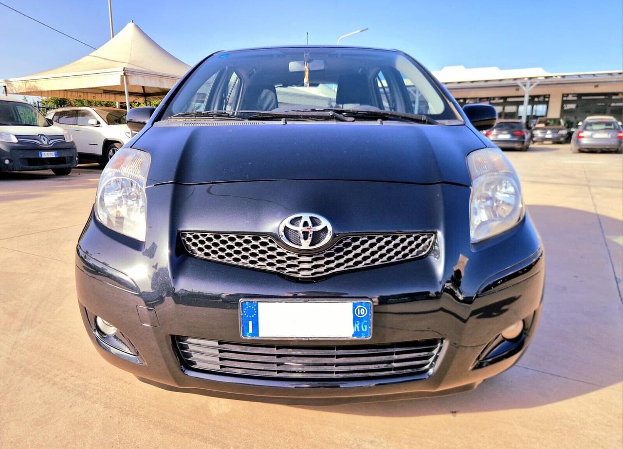 Toyota Yaris 1.0 benzina business NEOPATENTATI