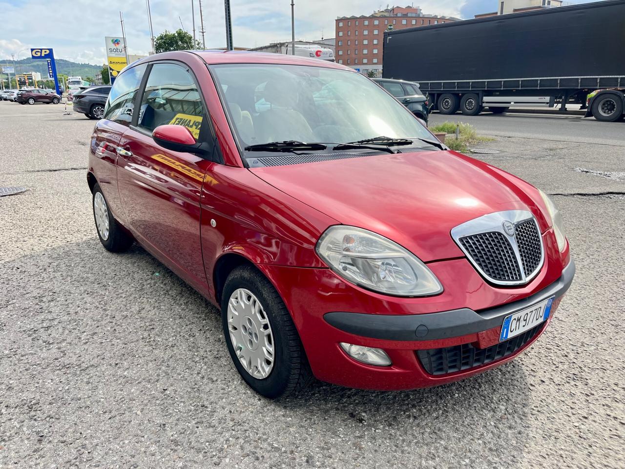 Lancia Ypsilon 1.2 16V Platino