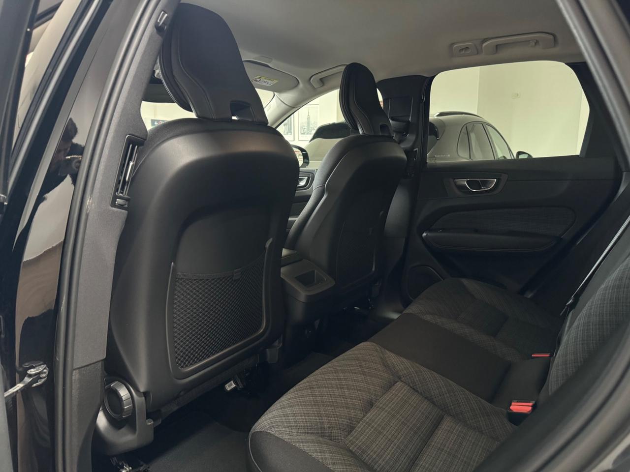 Volvo XC 60 XC60 B5 (d) AWD automatico Core