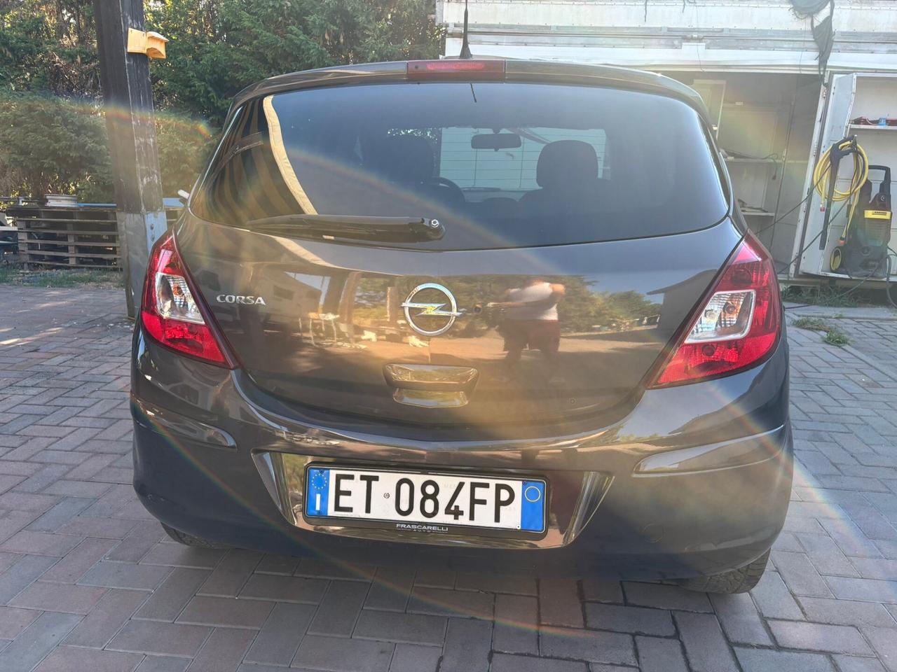OPEL CORSA 1.2 5 PORTE BELLISSIMA SOLO 84.000 KM OK PER NEOPATENTATI PERMUTABILE