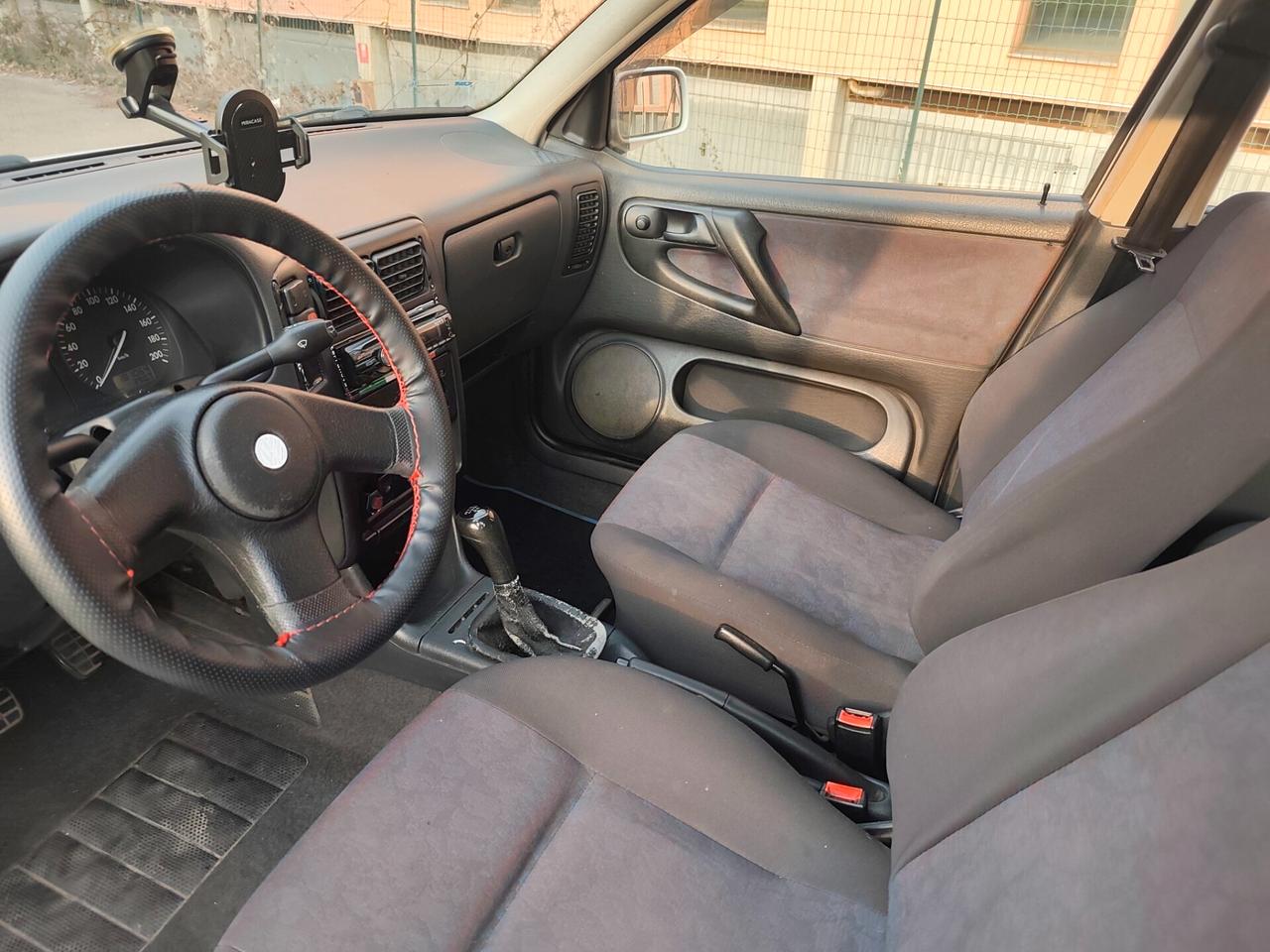 Volkswagen Polo 1.4 Benz 5 porte neopatentati