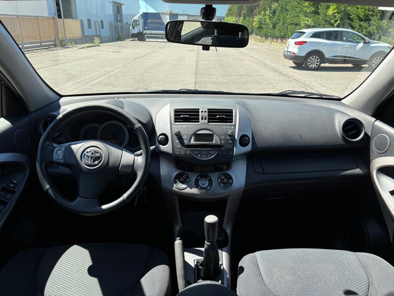 Toyota RAV4 2.0 Luxury, UNI PRO, GARANZIA