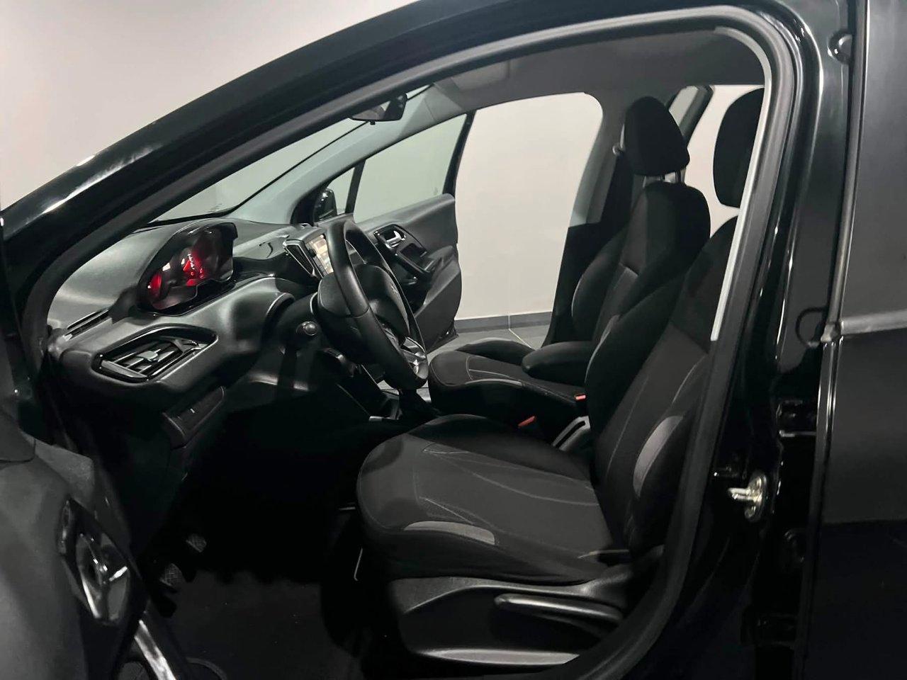 Peugeot 208 208 1.4 hdi 5 Porte TOTAL BLACK
