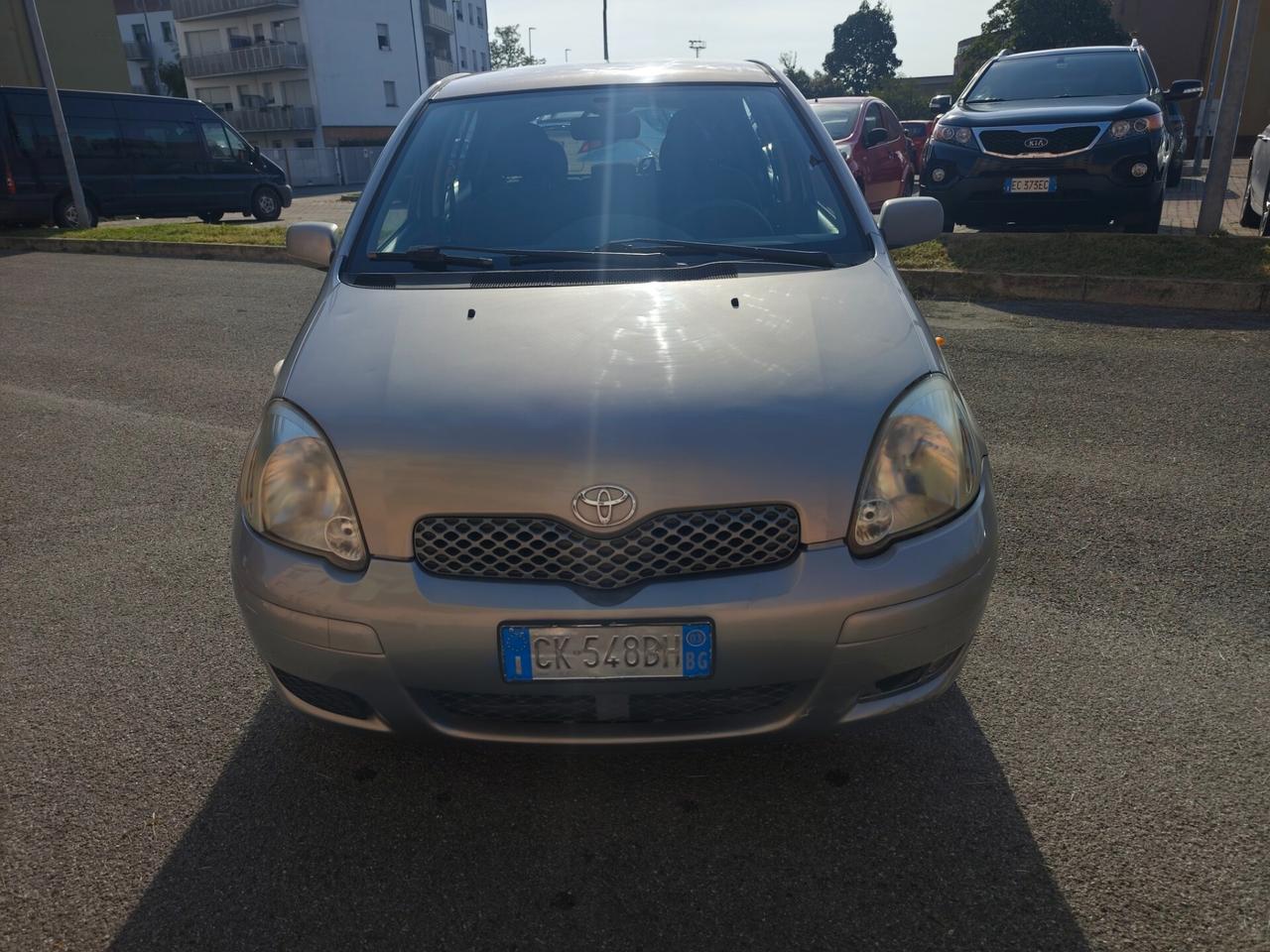 Toyota Yaris 1.0 benz euro 4 16V cat 5 porte Sol