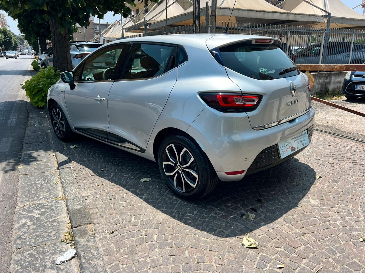 Renault Clio dCi 8V 75 CV 5 porte Moschino Intens