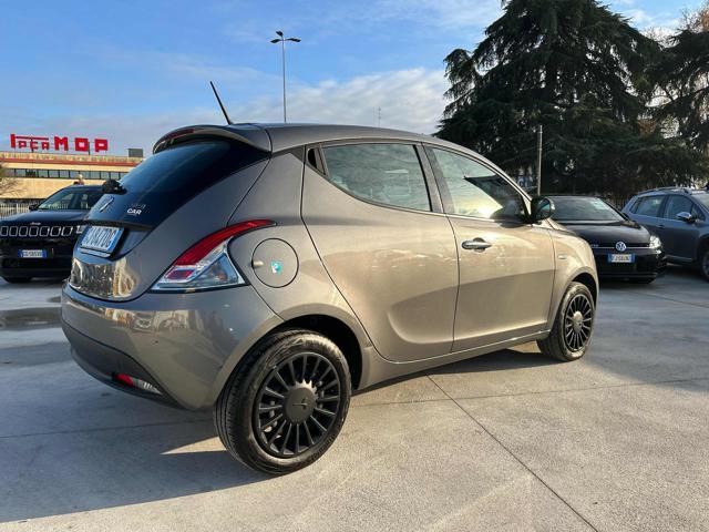 LANCIA Ypsilon 1.0 FireFly 5 porte S&S Hybrid Silver OK NEOPATENT