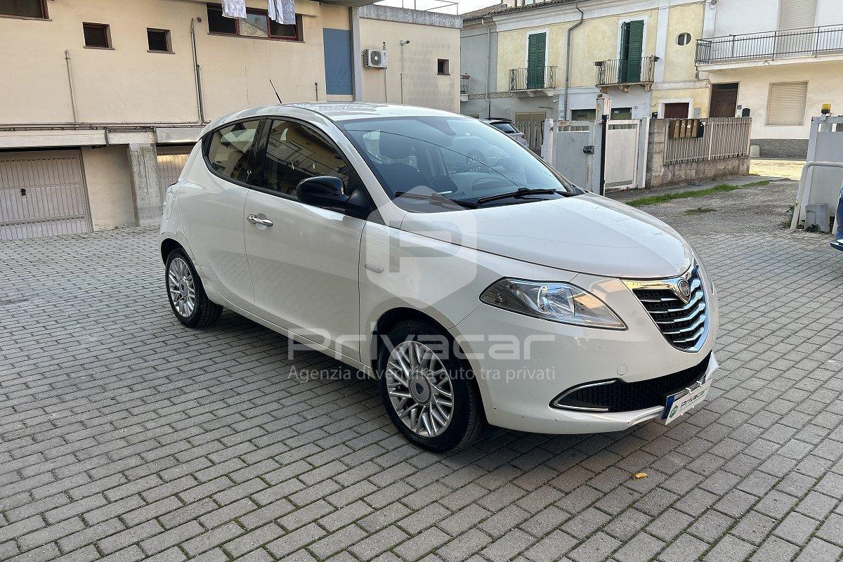 LANCIA Ypsilon 1.2 69 CV 5 porte Gold