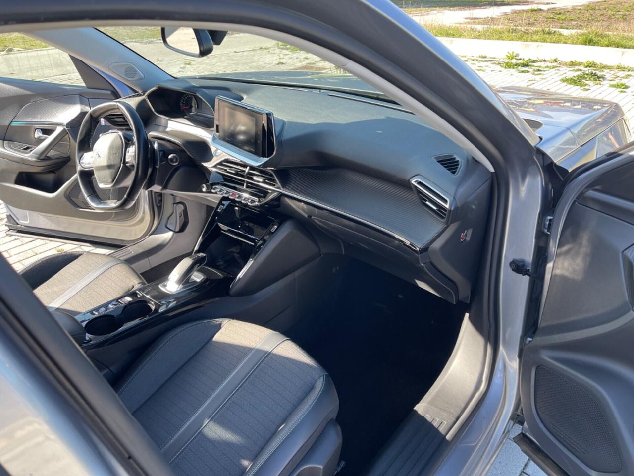 Peugeot 2008 BlueHDi 130 S&S EAT8 Allure