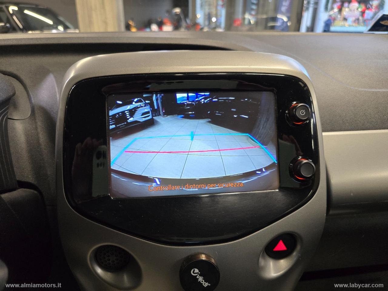 TOYOTA Aygo 1.0 VVT-i 69 CV 5p. x-cool