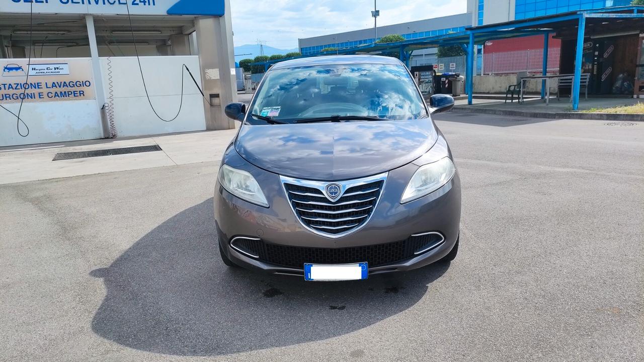 Lancia Ypsilon 1.2 5 p. GPL Ecochic NEOPATENTATI - 2013