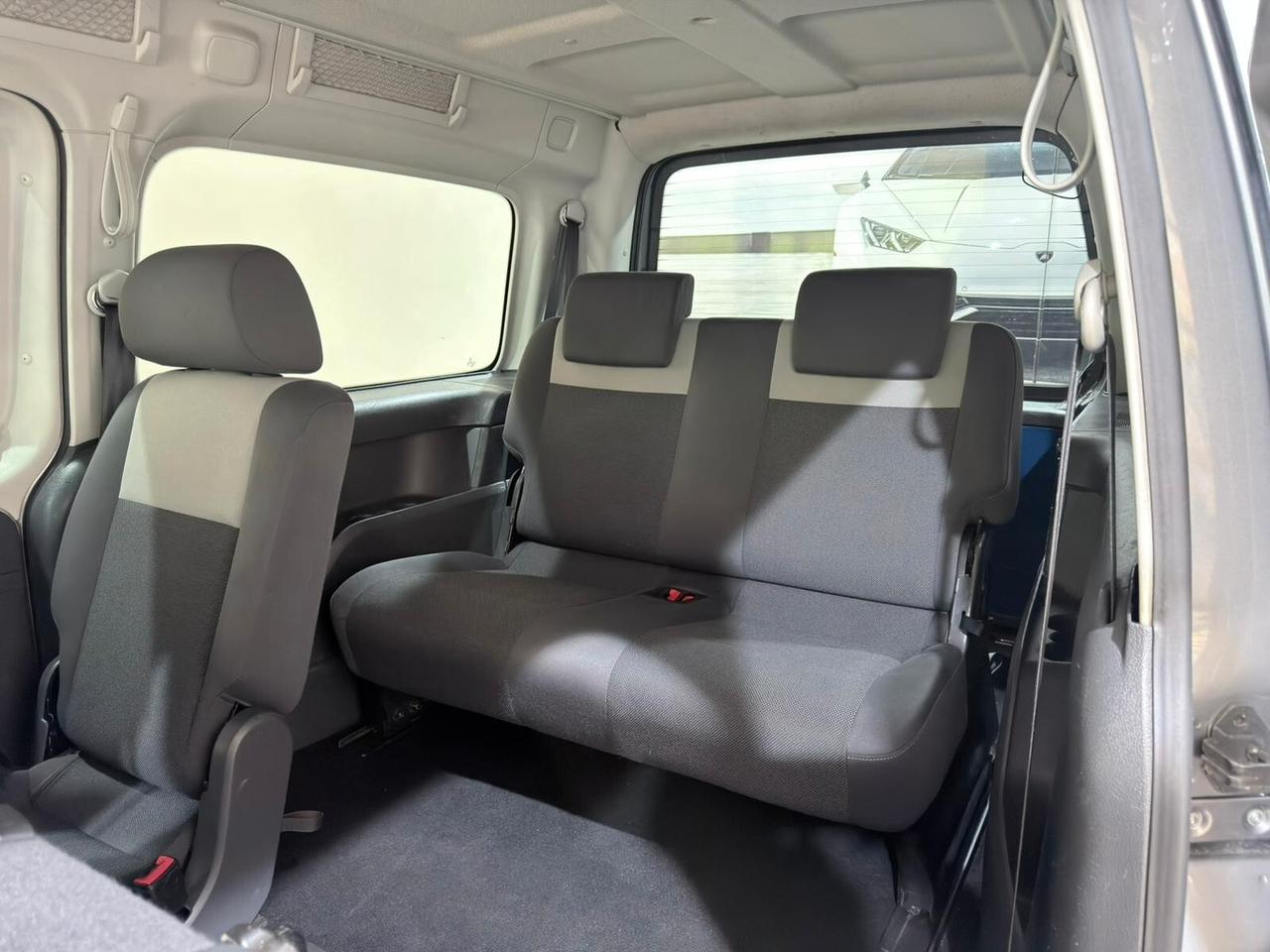 VW CADDY MAXI 1.6 TDI 102CV 7POSTI GANCIO TRAINO