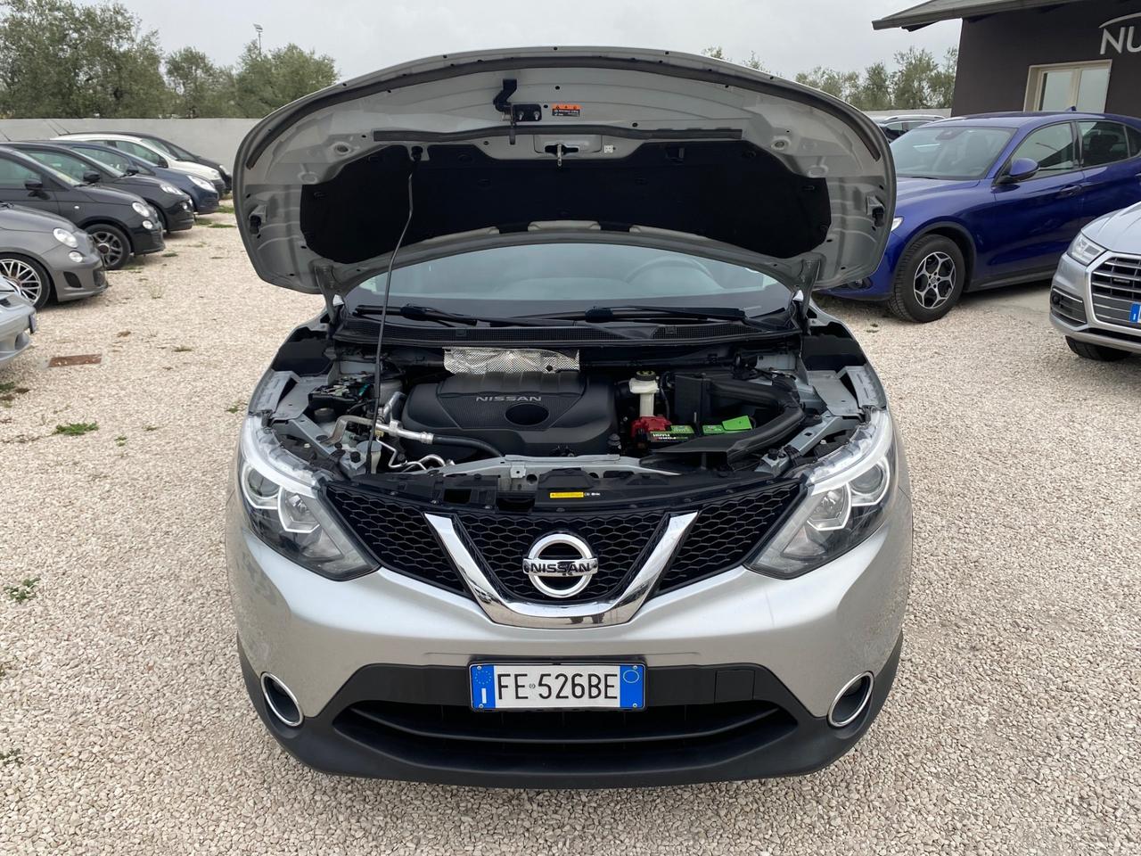 Nissan Qashqai 1.5 dCi Tekna GANCIO TRAINO,TELECAMERE 360*,NEOPATENTATI UNICO PROPIETARIO