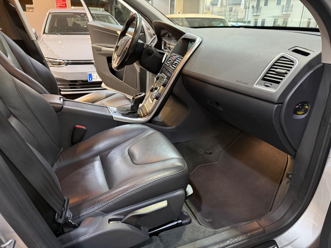 Volvo XC 60 2.0 d4 Momentum 181cv geartronic