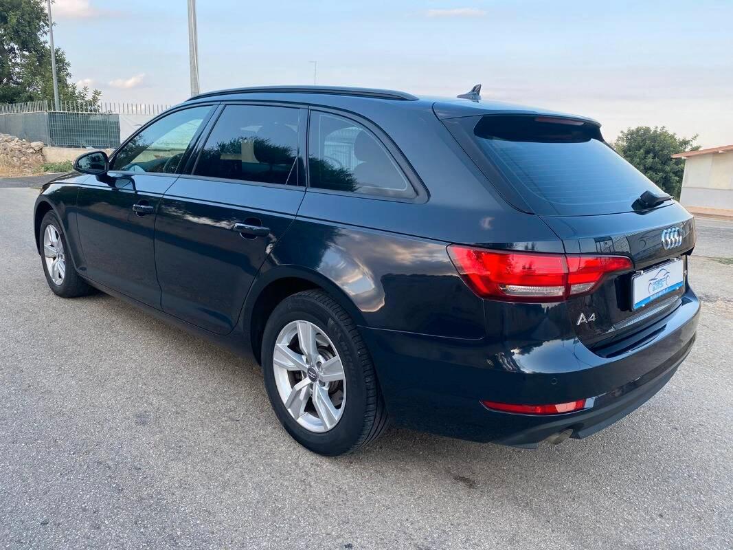 Audi A4 Avant 30 2.0 tdi Business Sport 122cv s-tronic my16