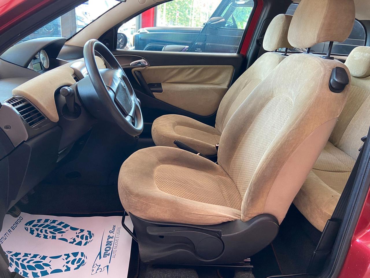 Lancia Ypsilon 1.2 Oro 60 CV 3 porte