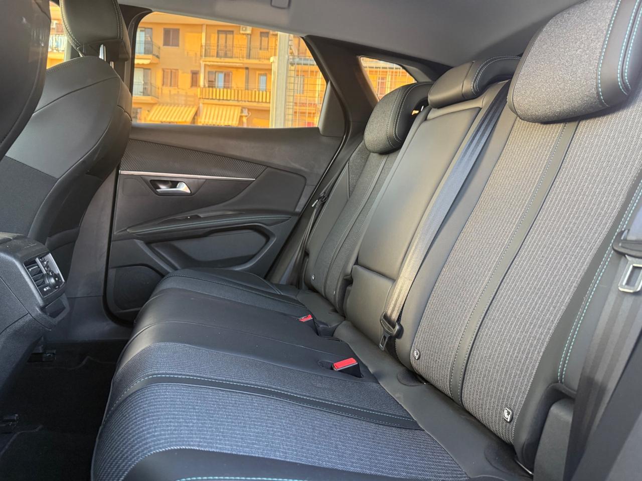 Peugeot 3008 BlueHDi 130 S&S Allure restyling 2021