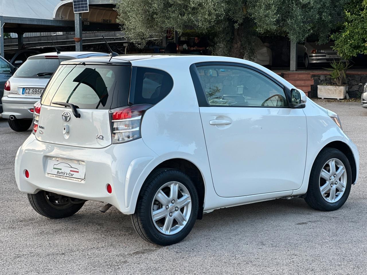 Toyota iQ 1.0 Lounge CVT 2012 Automatica