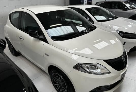 Lancia Ypsilon 1.0 FireFly 5 porte S&S Hybrid Oro Neopatentati