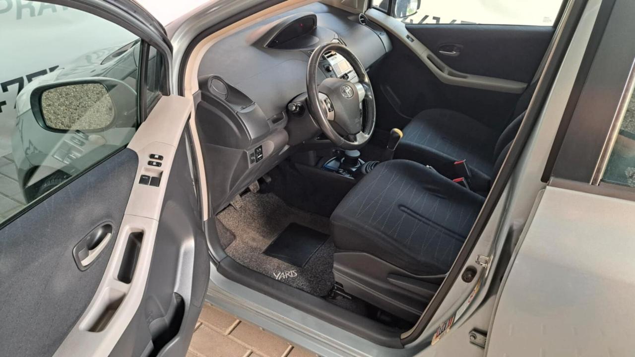 Toyota Yaris 1.3 5 porte