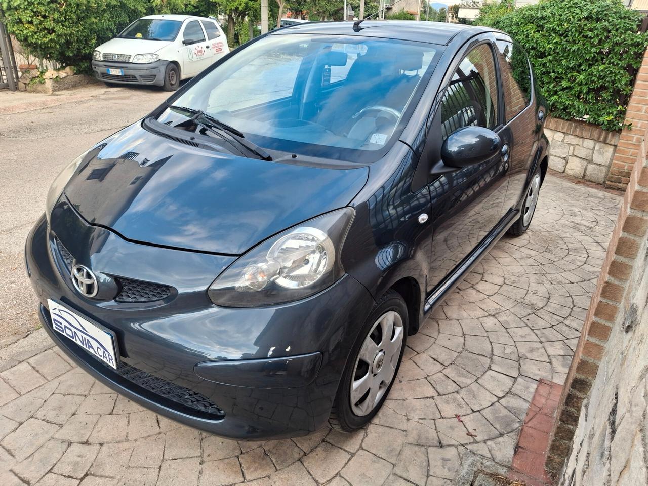 Toyota Aygo 1.0 12V VVT-i 5 porte Sol
