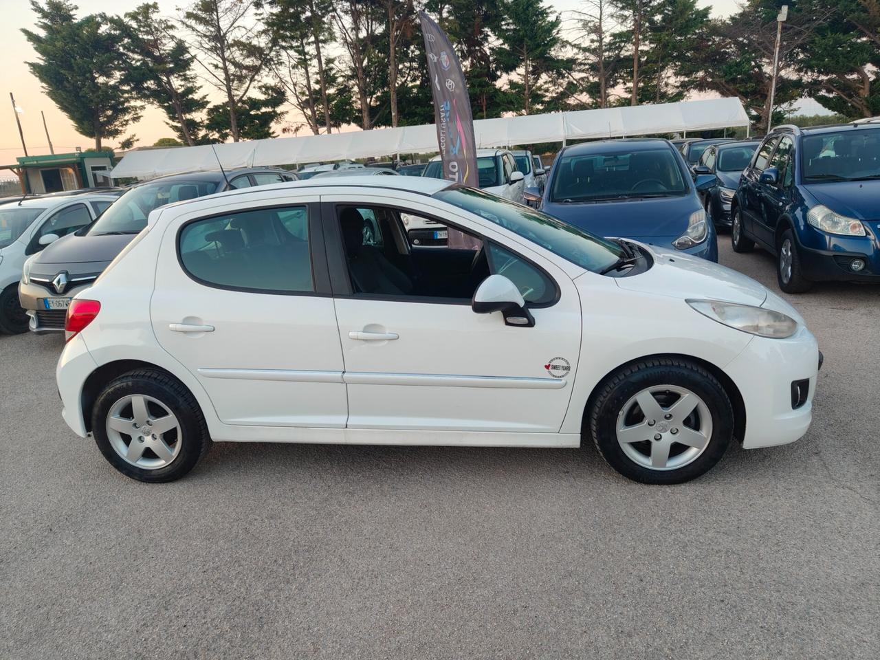 Peugeot 207 1.4 HDi 70CV 5p. Sweet Years