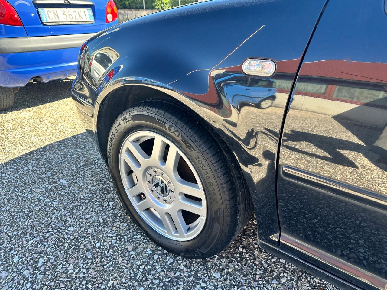 Volkswagen Golf 1.6 16V cat 5 porte Highline metano