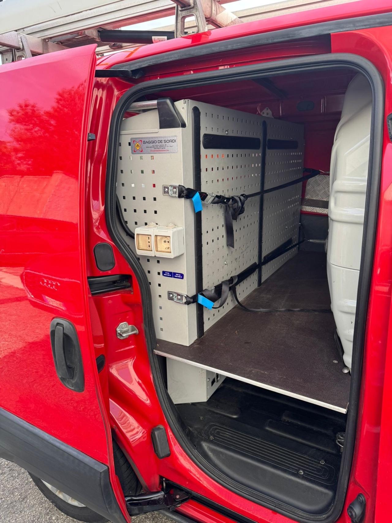 Fiat Fiorino 1.3 MJT 95CV Combinato Adventure