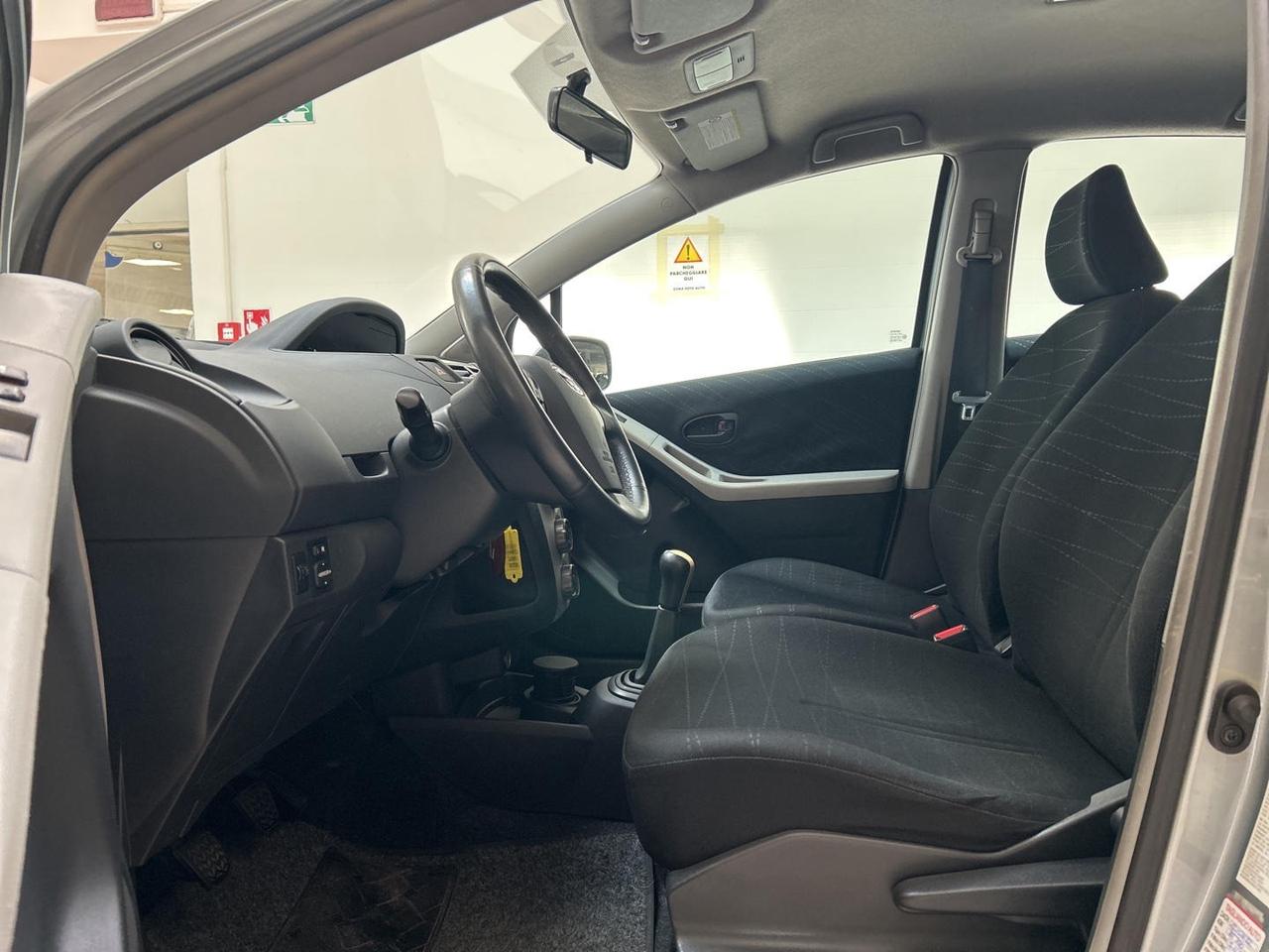 Toyota Yaris 5p 1.0 Sol