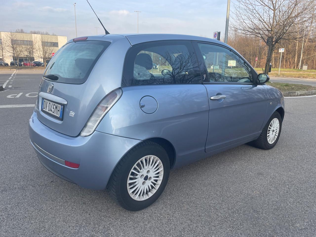 Lancia Ypsilon 1.2 *Neopatentati*doppio treno Gomme*