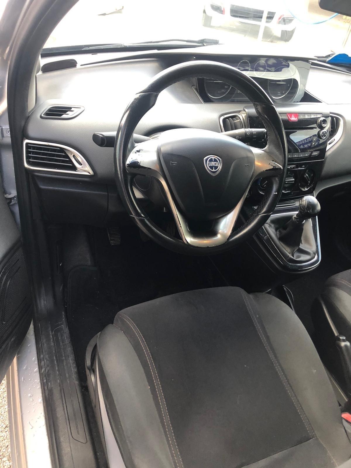 Lancia Ypsilon 1.3 MJT 16V 95 CV 5 porte S&S Gold