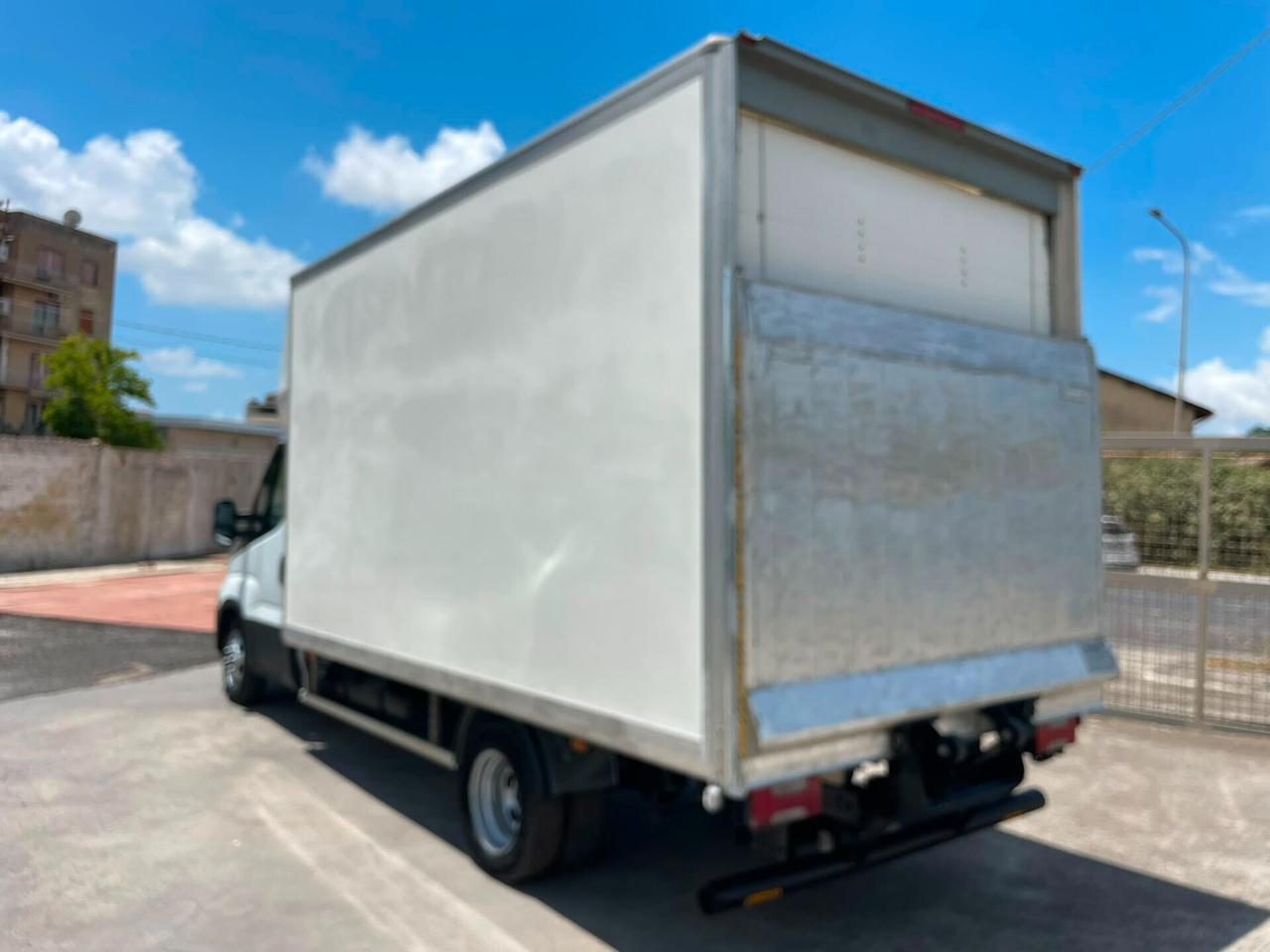 IVECO DAILY FURGONE CASSA E SPONDA IDRAULICA 35C13