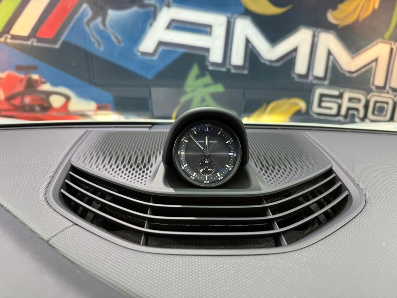 Porsche Taycan 4S Performance (988)