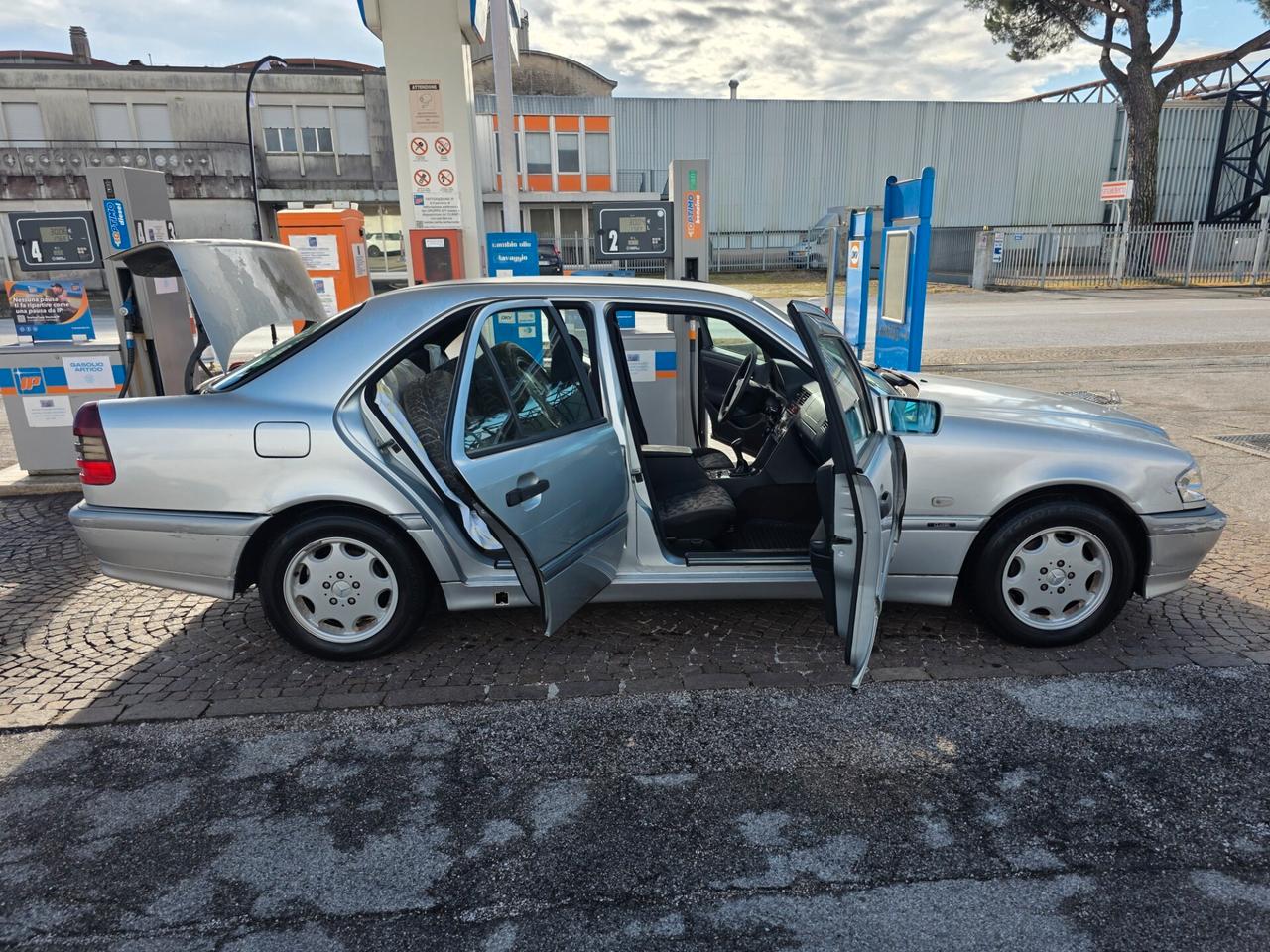 Mercedes-benz C 200 cat Classic con 167.000km Neopatentati ok